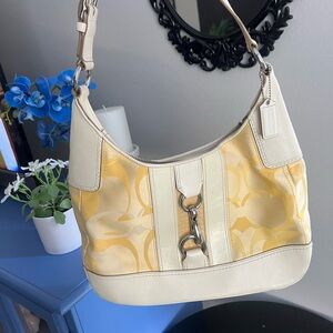 Yellow Coach Hampton Hobo L0820-F13336
